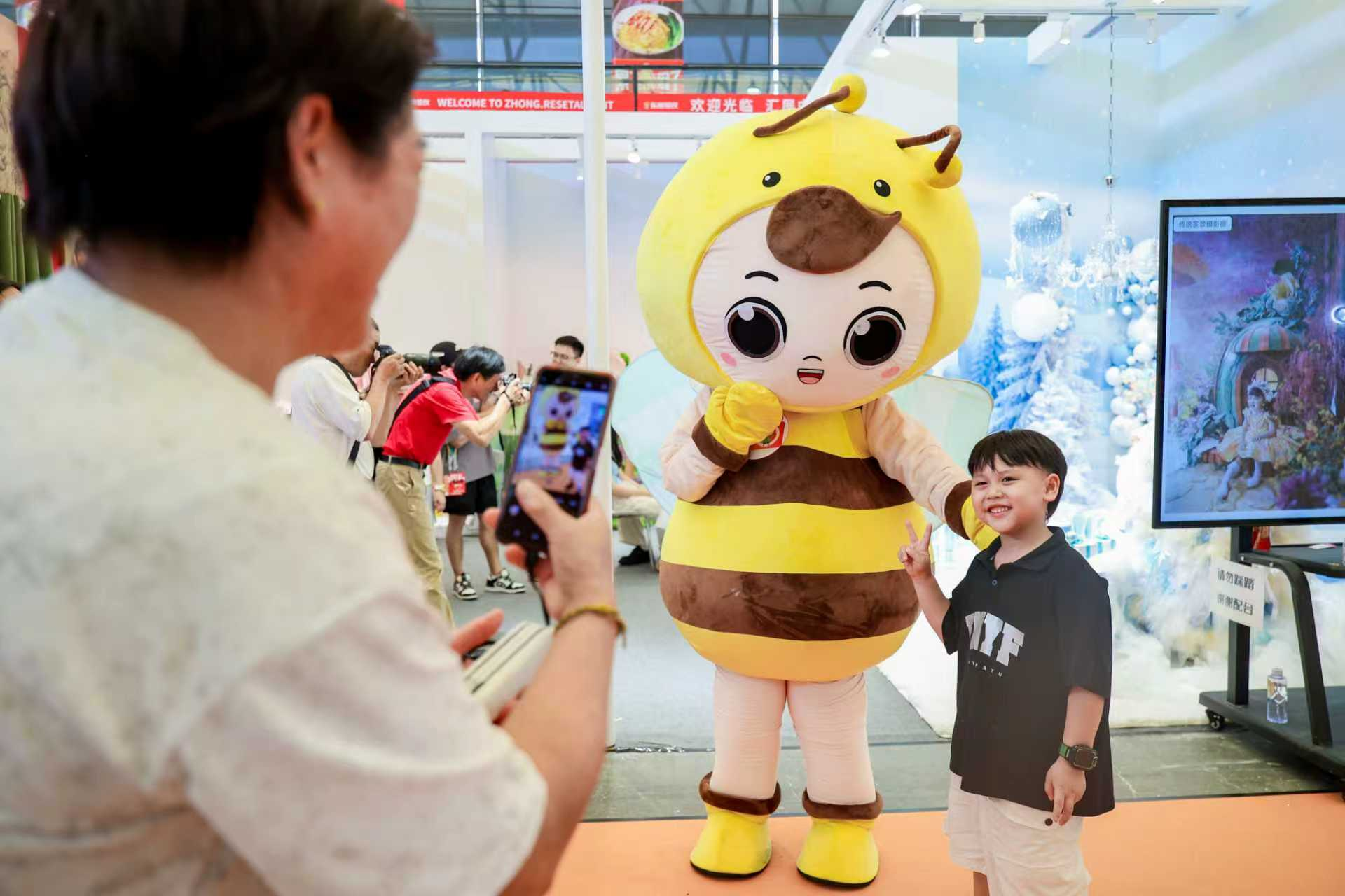 上海国际孕婴童肖像摄影展.png
