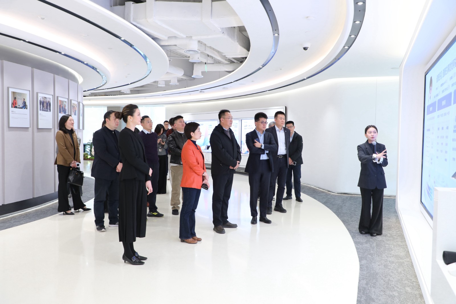 25140430zowc.jpg 8e39474ce6340bf92f1065c8c1827f7.jpg